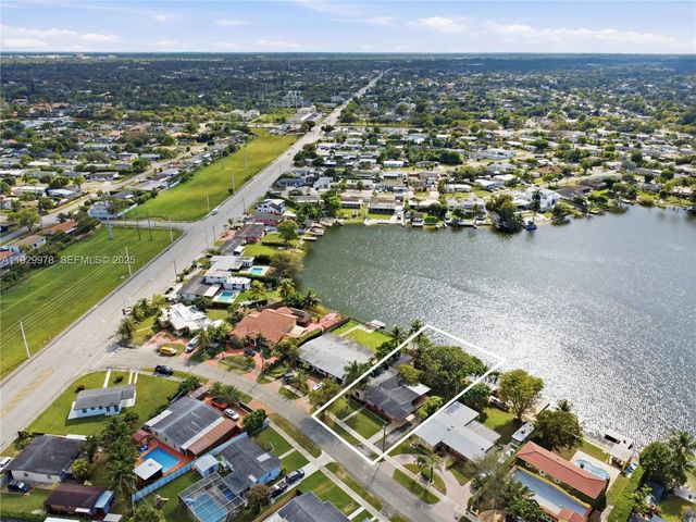 10730 SW 51st Dr, Miami, FL 33165