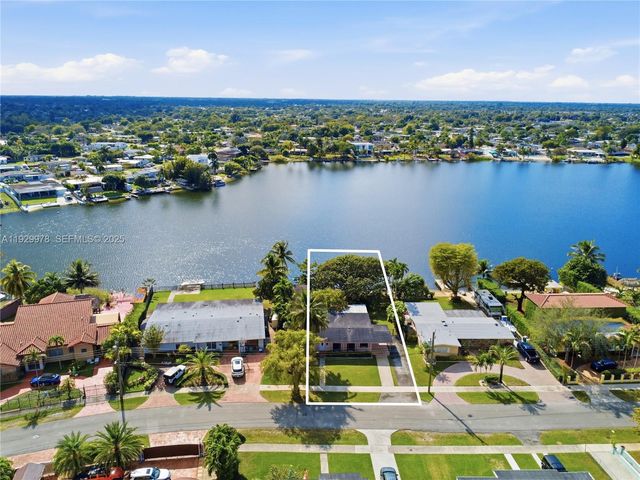 10730 SW 51st Dr, Miami, FL 33165