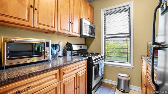 1922 McGraw Avenue 6I, Bronx, NY 10462