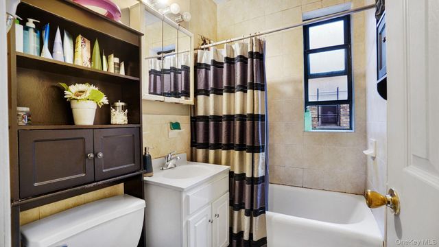 1922 McGraw Avenue 6I, Bronx, NY 10462