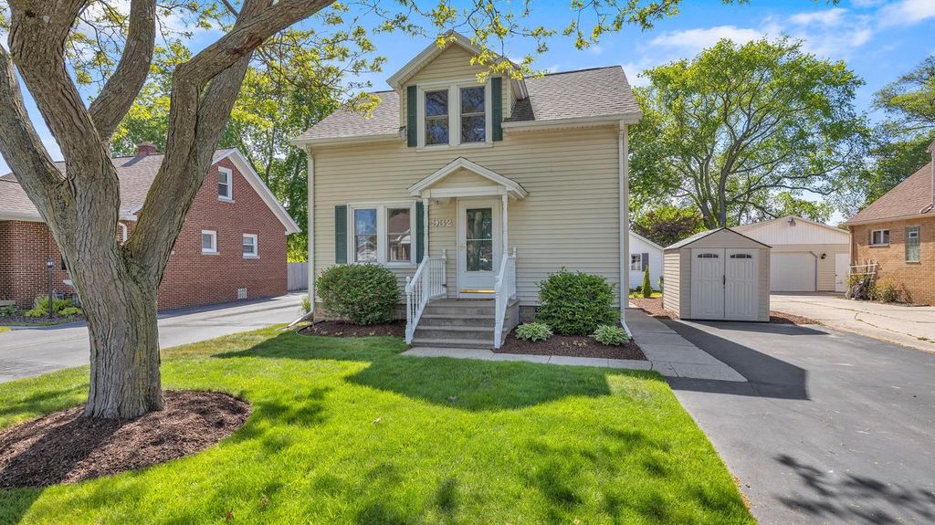932 N 37th STREET, Sheboygan, WI 53081