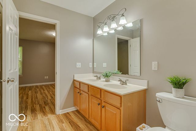 11798 Langham Crescent Court, Fishers, IN 46037