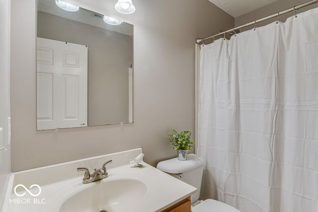11798 Langham Crescent Court, Fishers, IN 46037