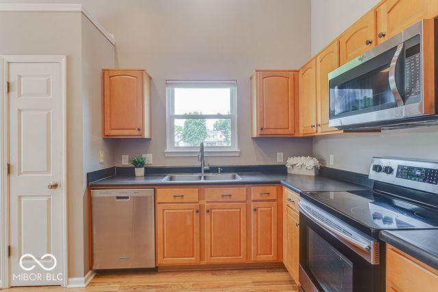 11798 Langham Crescent Court, Fishers, IN 46037
