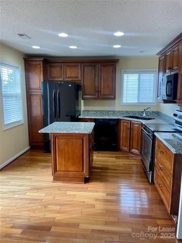 3823 Thomas Ridge Drive, Charlotte, NC 28269