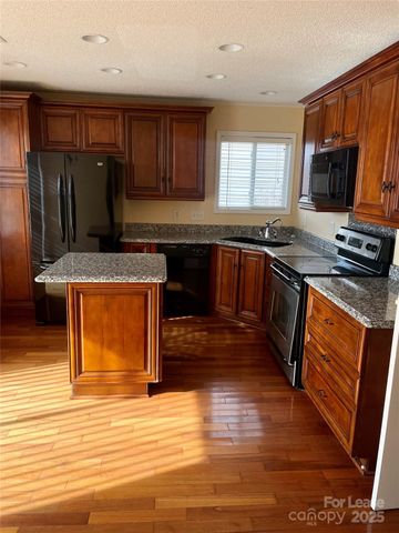 3823 Thomas Ridge Drive, Charlotte, NC 28269