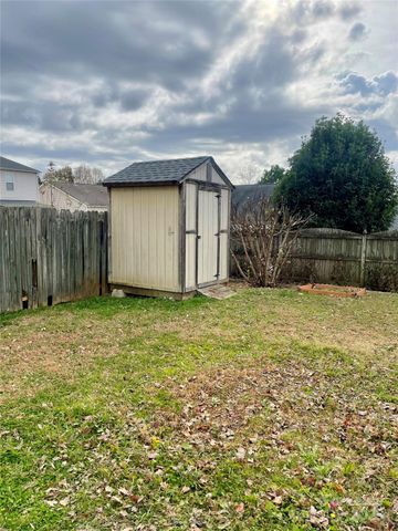 3823 Thomas Ridge Drive, Charlotte, NC 28269