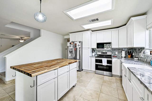 1061 London LN, Georgetown, TX 78626