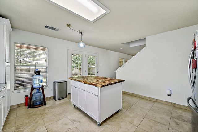 1061 London LN, Georgetown, TX 78626