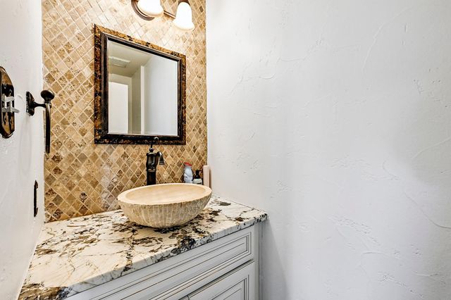 1061 London LN, Georgetown, TX 78626
