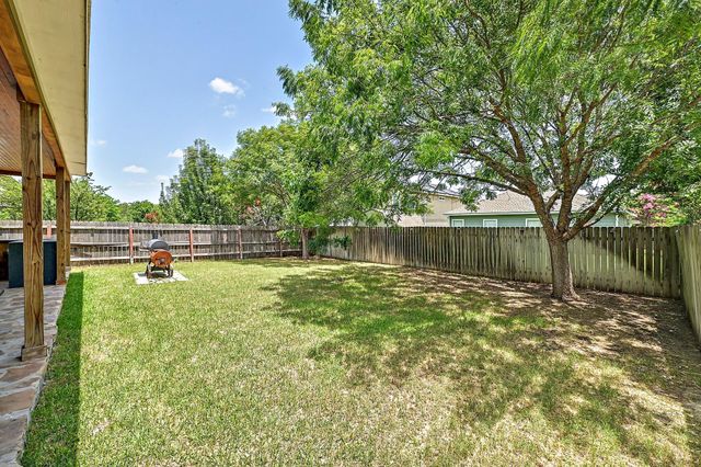 1061 London LN, Georgetown, TX 78626