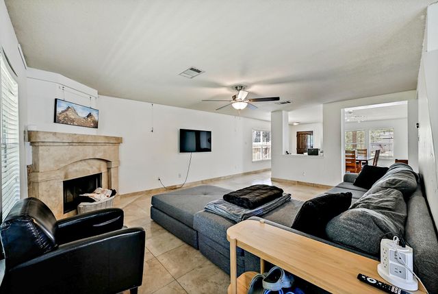 1061 London LN, Georgetown, TX 78626