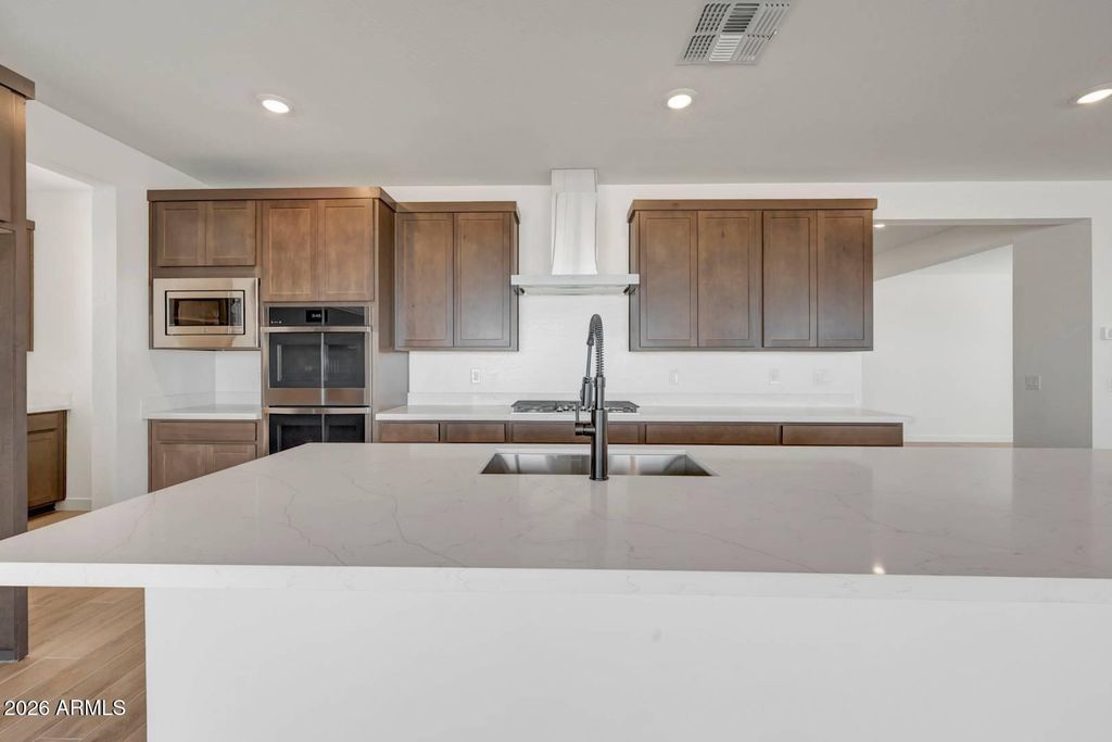 342 E LA ESTELA Lane, San Tan Valley, AZ 85140 — photo 4