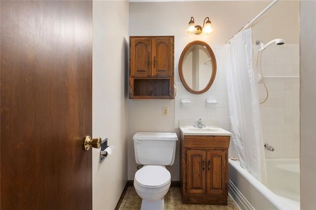 2904 Cheyenne Circle, North Kansas City, MO 64116