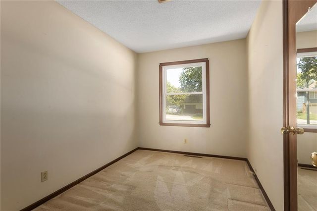 2904 Cheyenne Circle, North Kansas City, MO 64116