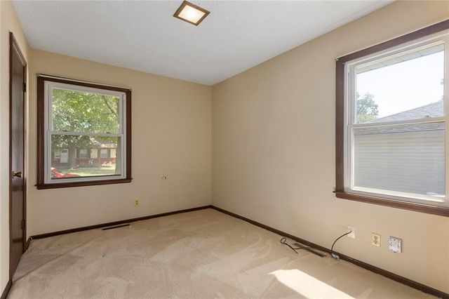 2904 Cheyenne Circle, North Kansas City, MO 64116