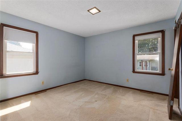 2904 Cheyenne Circle, North Kansas City, MO 64116