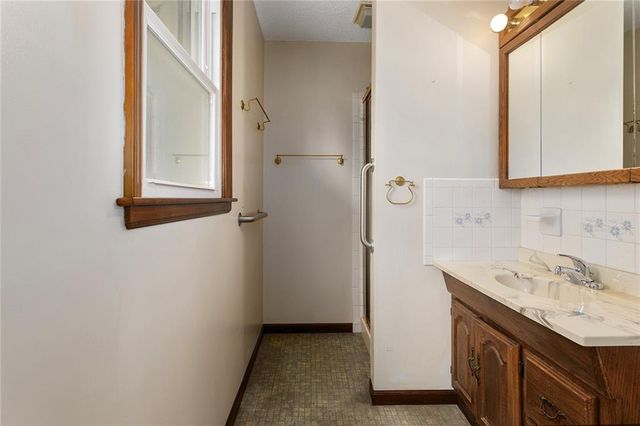 2904 Cheyenne Circle, North Kansas City, MO 64116