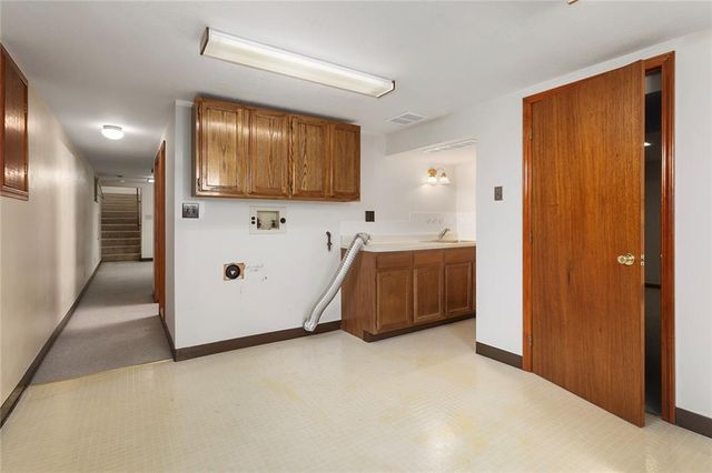 2904 Cheyenne Circle, North Kansas City, MO 64116