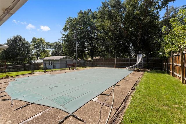 2904 Cheyenne Circle, North Kansas City, MO 64116