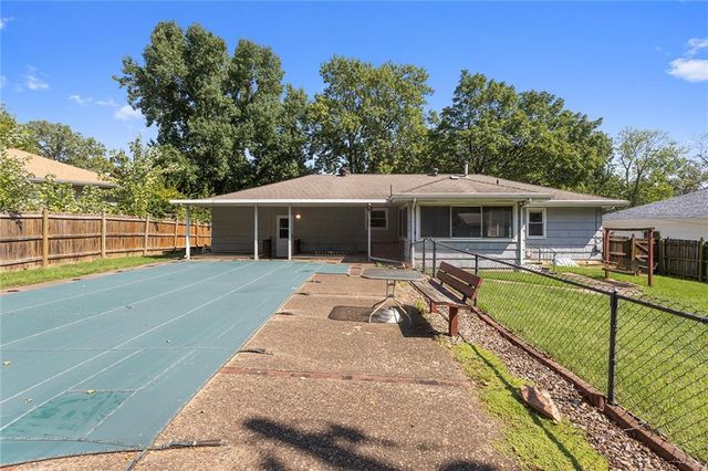 2904 Cheyenne Circle, North Kansas City, MO 64116