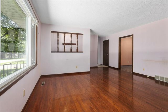 2904 Cheyenne Circle, North Kansas City, MO 64116