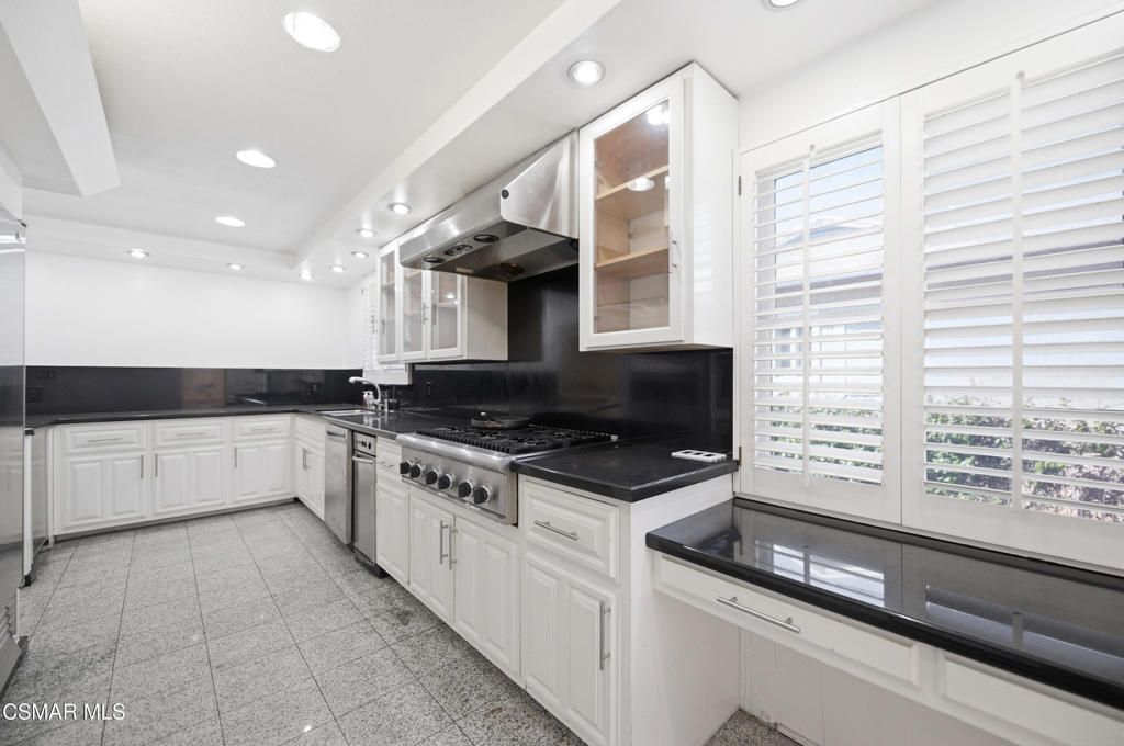 Image 11 of property listing at 14742 Cohasset Street, Van Nuys, CA 91405