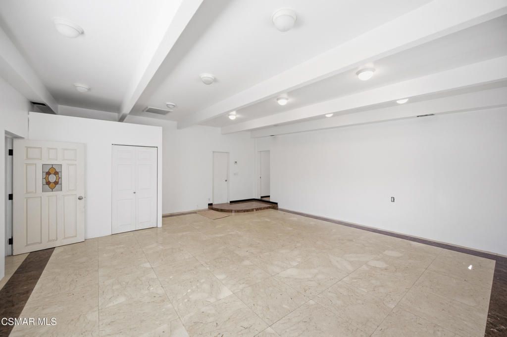 Image 21 of property listing at 14742 Cohasset Street, Van Nuys, CA 91405
