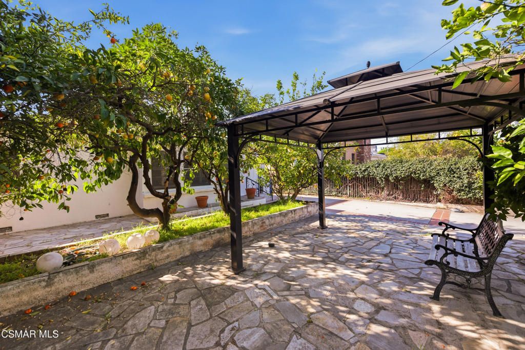 Image 3 of property listing at 14742 Cohasset Street, Van Nuys, CA 91405