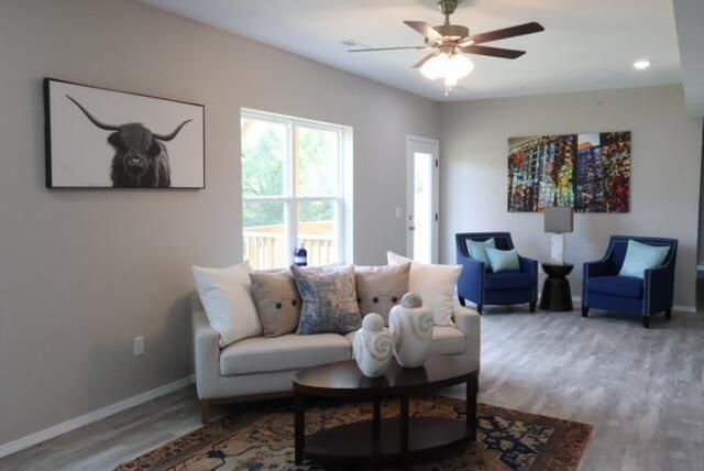 4377 N Toby Avenue, Springfield, MO 65803