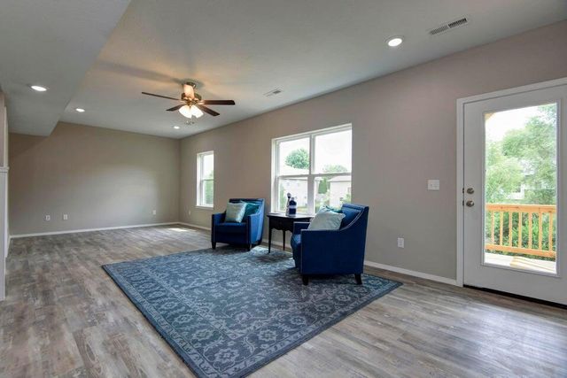 4377 N Toby Avenue, Springfield, MO 65803