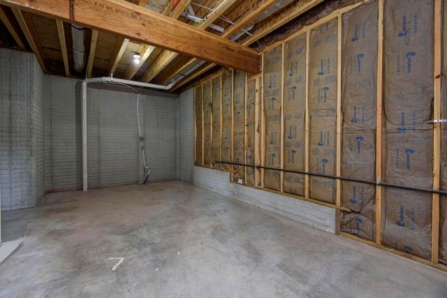 4377 N Toby Avenue, Springfield, MO 65803
