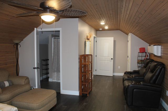 1700 Eagle Landing Dr, Cookeville, TN 38506