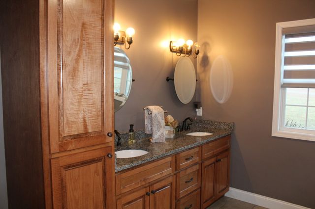 1700 Eagle Landing Dr, Cookeville, TN 38506