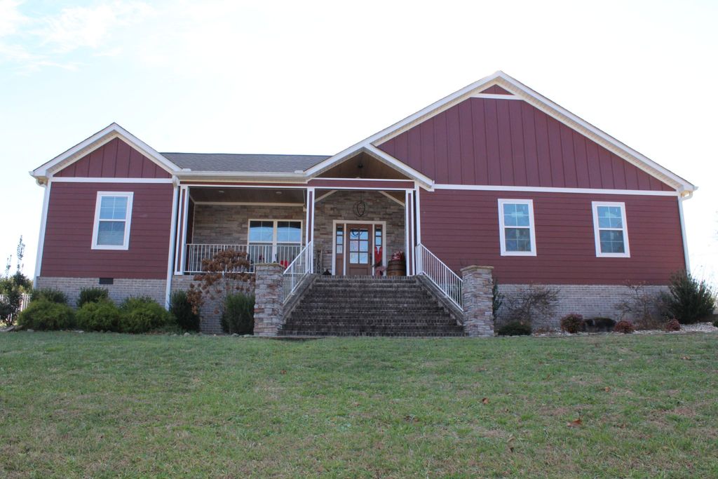 1700 Eagle Landing Dr, Cookeville, TN 38506