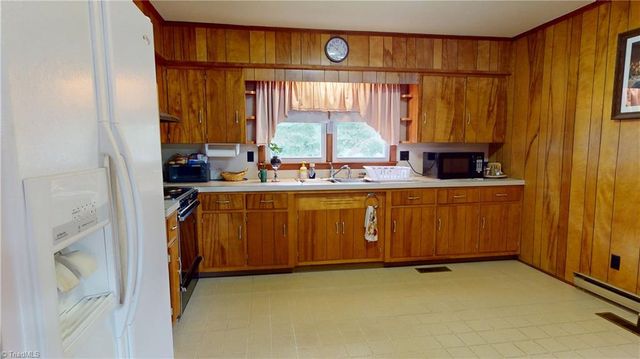 140 Westwood Drive, Mount Airy, NC 27030