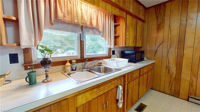 140 Westwood Drive, Mount Airy, NC 27030