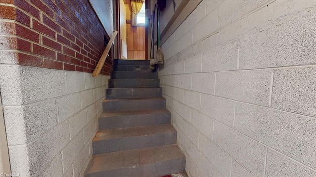 140 Westwood Drive, Mount Airy, NC 27030