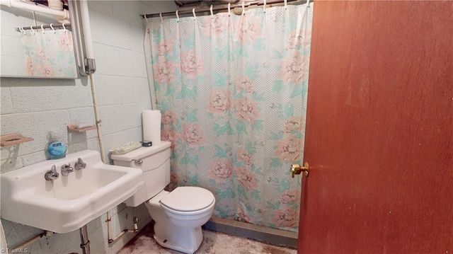 140 Westwood Drive, Mount Airy, NC 27030