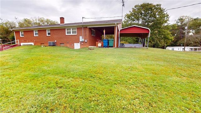 140 Westwood Drive, Mount Airy, NC 27030