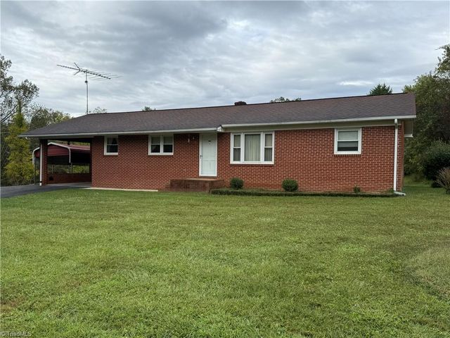 140 Westwood Drive, Mount Airy, NC 27030