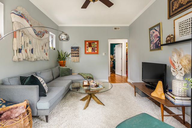 2040 N Spaulding Avenue 2S, Chicago, IL 60647