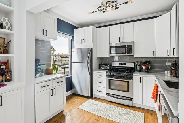 2040 N Spaulding Avenue 2S, Chicago, IL 60647