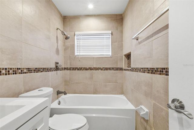 2762 MYAKKA DRIVE, Orlando, FL 32839