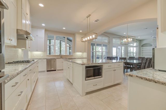 954 Covered Bridge DR, Driftwood, TX 78619
