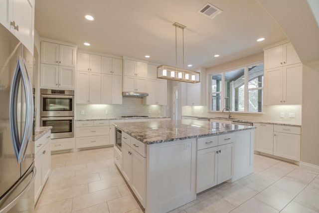 954 Covered Bridge DR, Driftwood, TX 78619