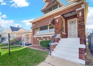 8940 S Emerald Avenue, Chicago, IL 60620
