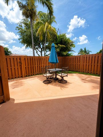 192 Springdale Circle, Palm Springs, FL 33461