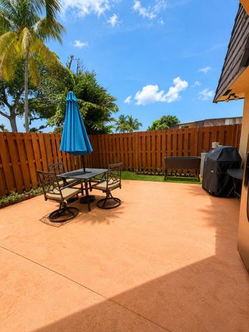 192 Springdale Circle, Palm Springs, FL 33461