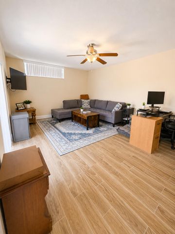 192 Springdale Circle, Palm Springs, FL 33461